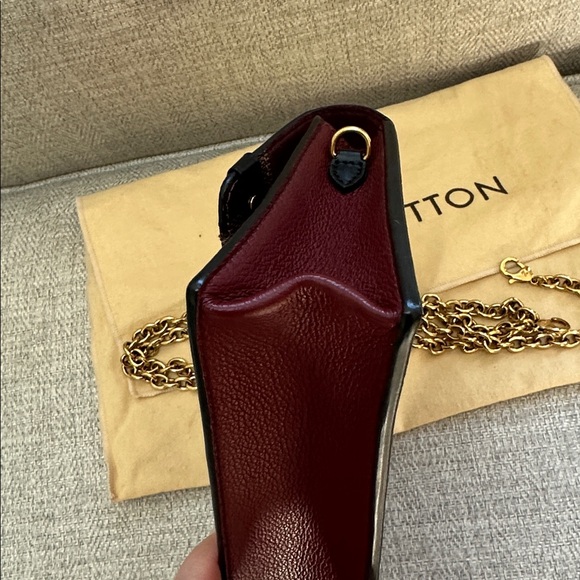 Louis Vuitton Vavin WOC. DE Burgandy - Picture 5 of 9